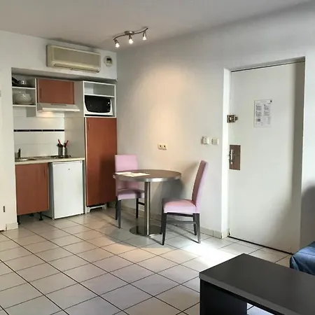 Cite Medievale 250 M Apartment